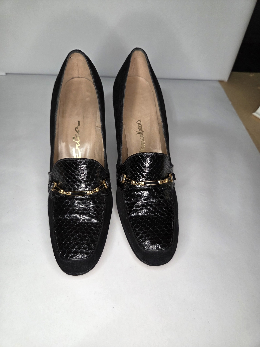 Vintage 1960s Erica for Neiman Marcus Black Suede Reptile Loafer Pumps 7 AAAA